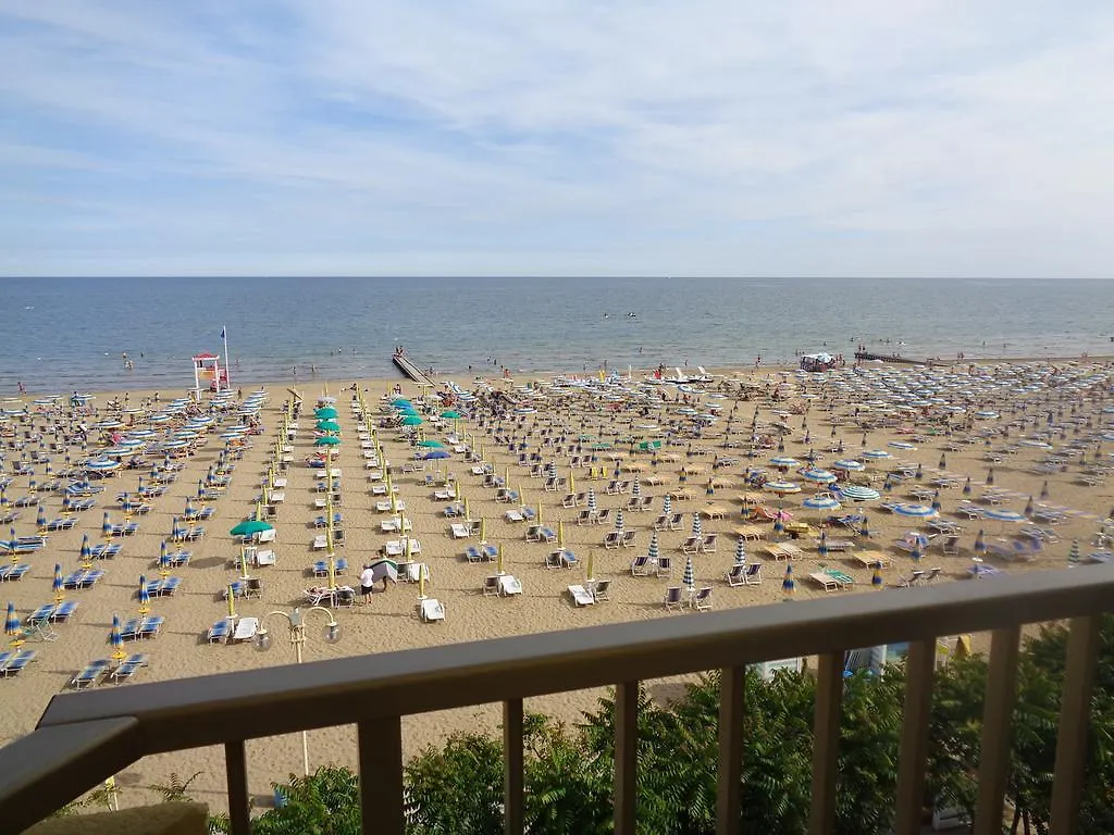 Hotel Continental Lido di Jesolo 3*,